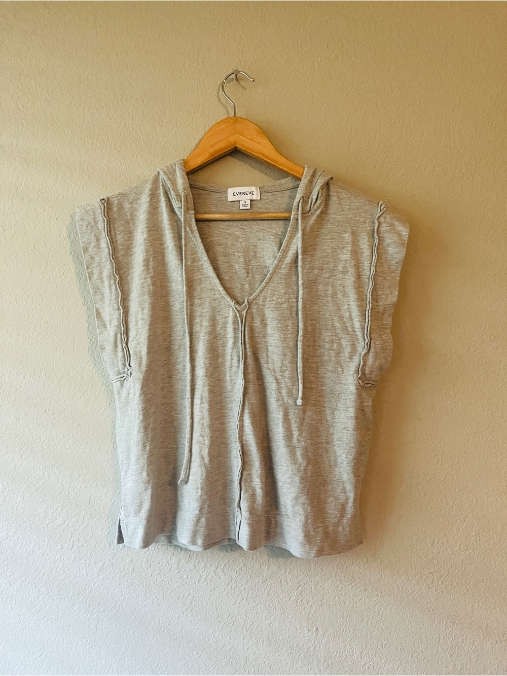 Evereve Women's Light Gray Hooded Sleeveless Top Small
